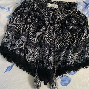 Black & White shorts w/lace